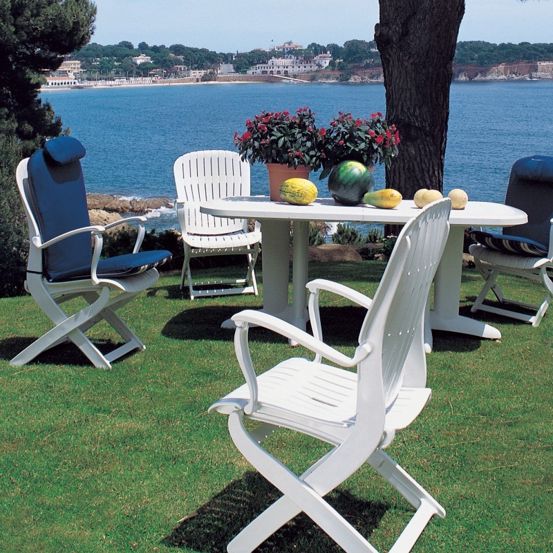 White Outdoor Furniture on Dangari White Outdoor Dining Set 7 Piece Multiposition Is Currently